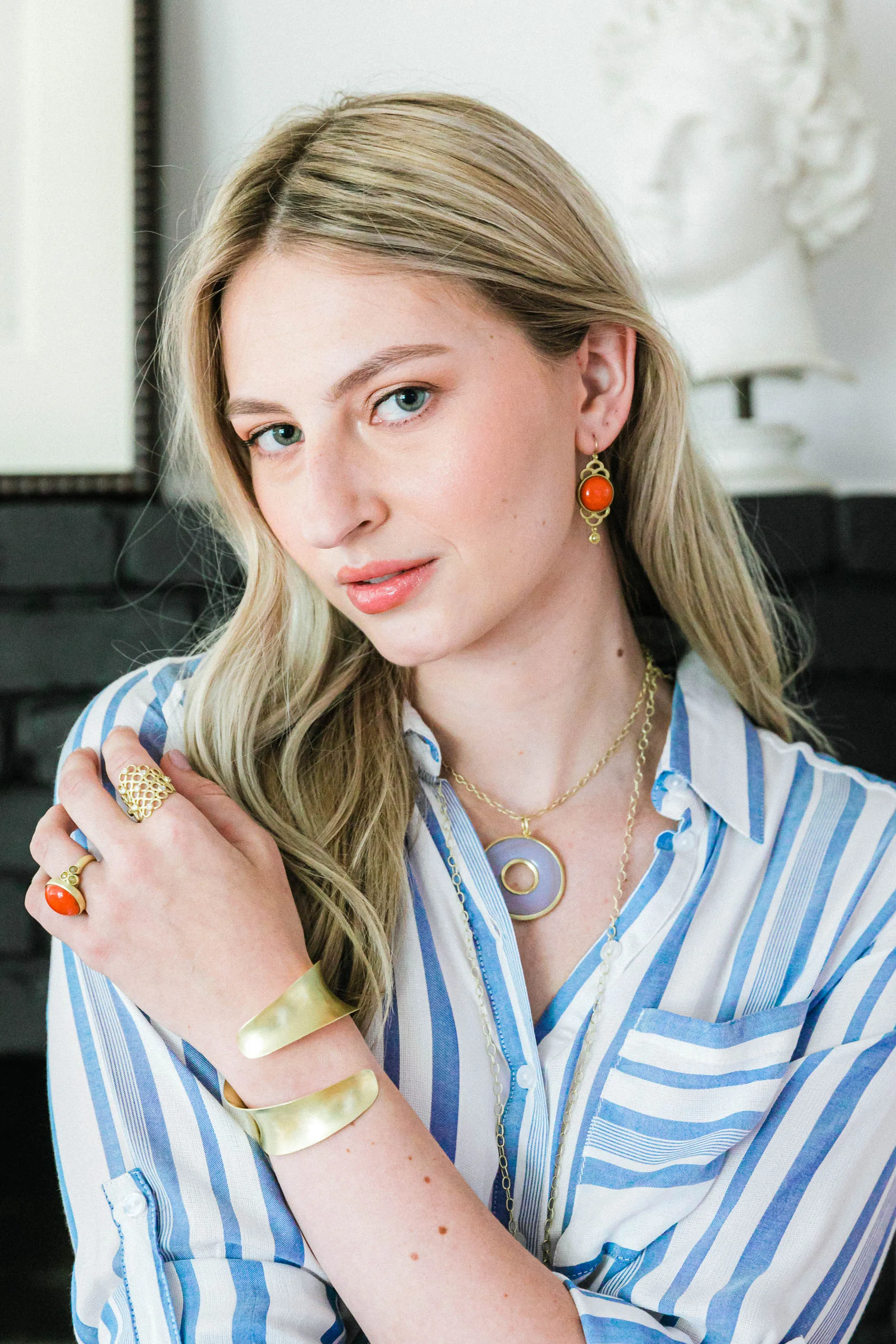18 Karat Gold Coral Milky Diamond Scallop Earrings