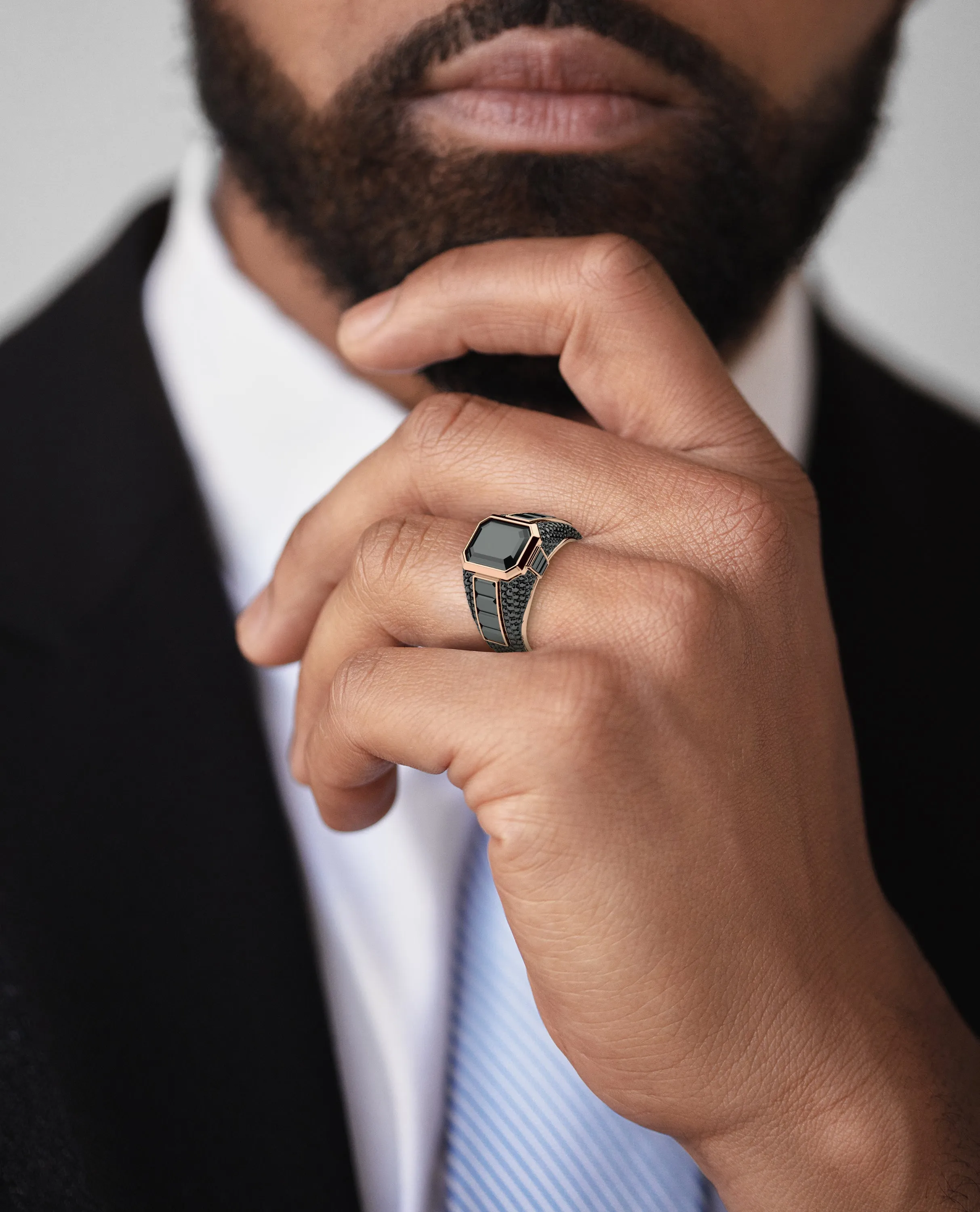 ROCHESTER Gold Signet Ring with 11.30ct Black Diamonds