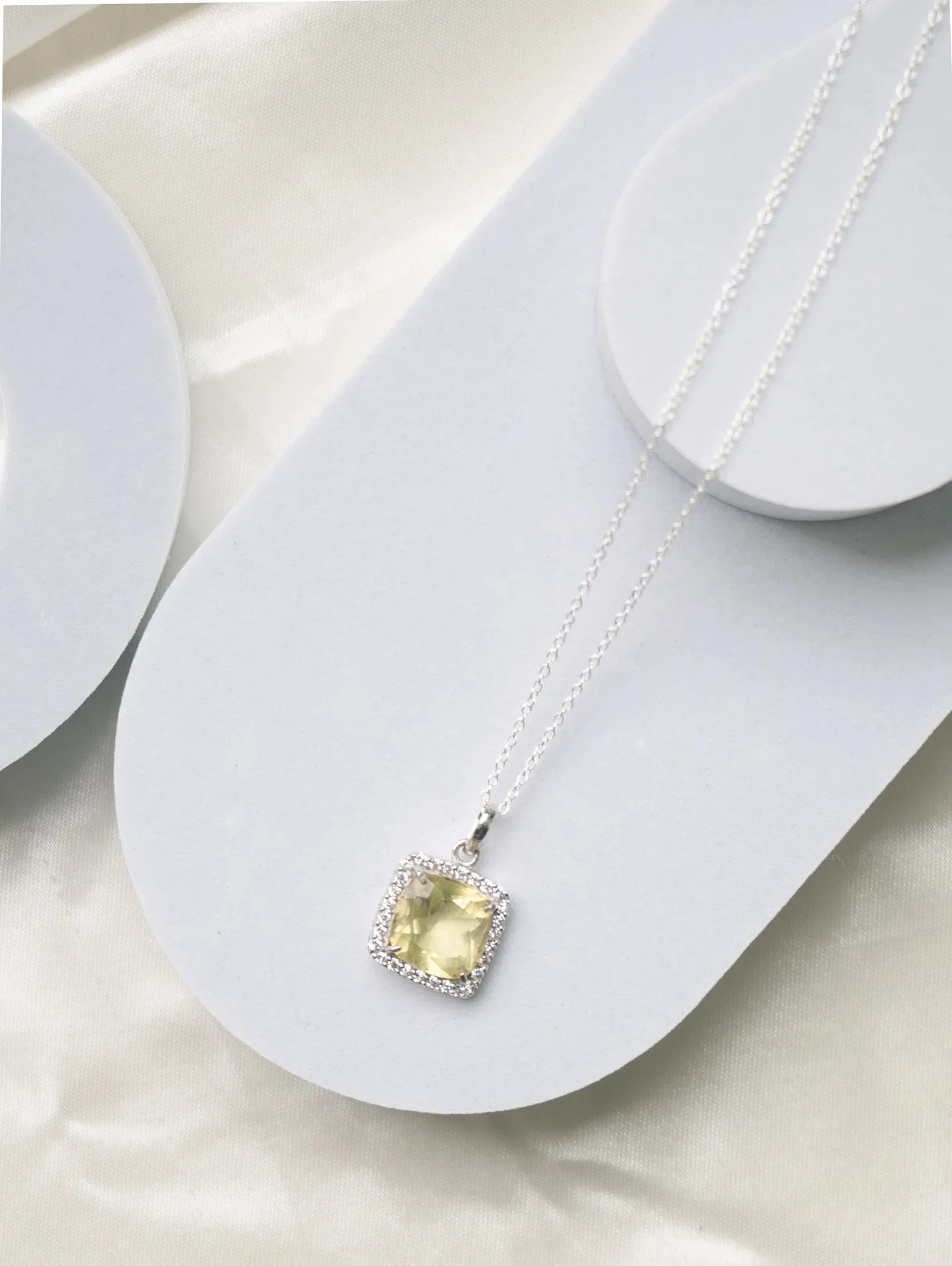 Shining Starlet Peridot Necklace