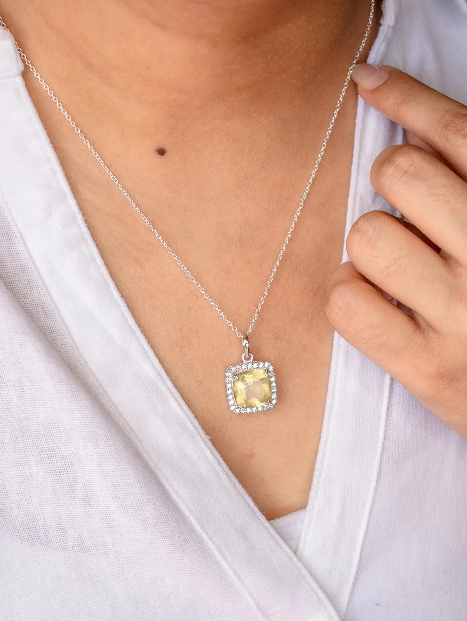 Shining Starlet Peridot Necklace