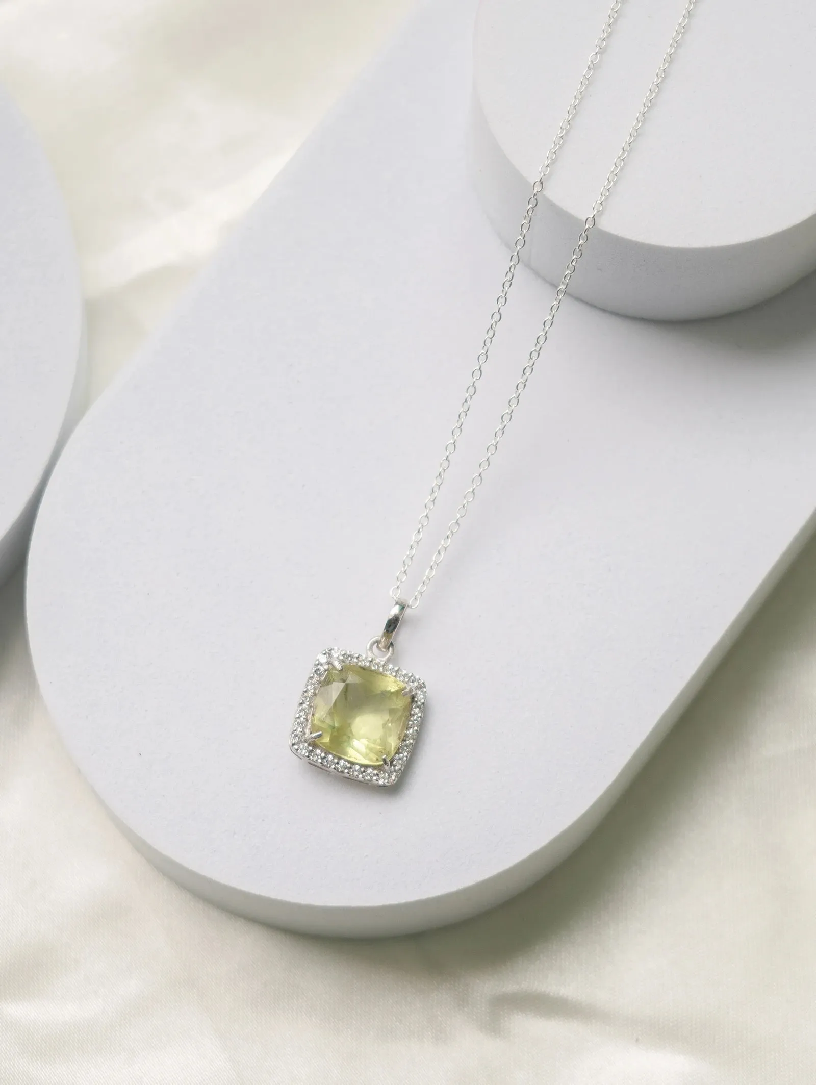 Shining Starlet Peridot Necklace