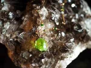 Short Tibetan necklace - Peridot