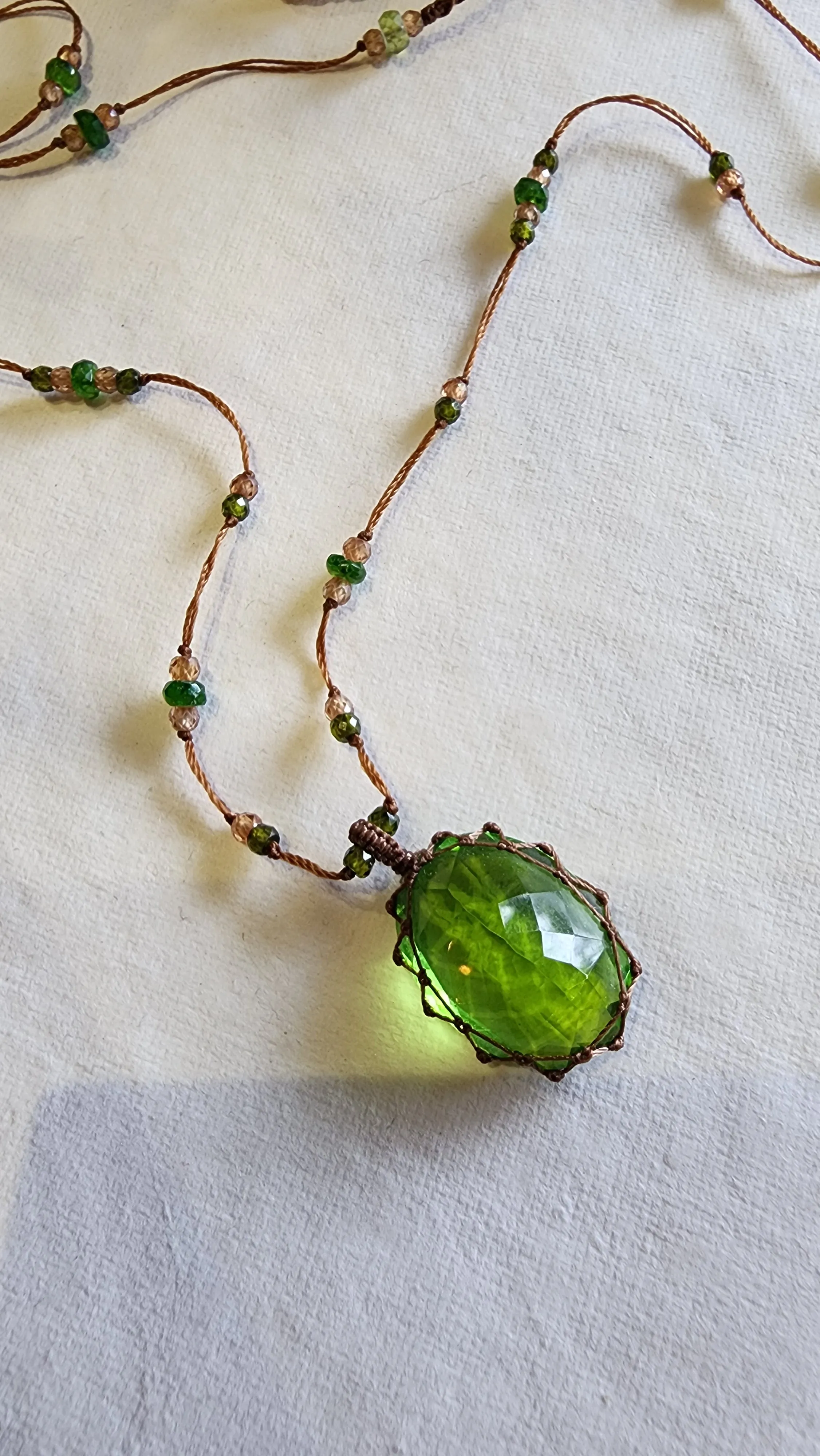 Short Tibetan necklace - Peridot