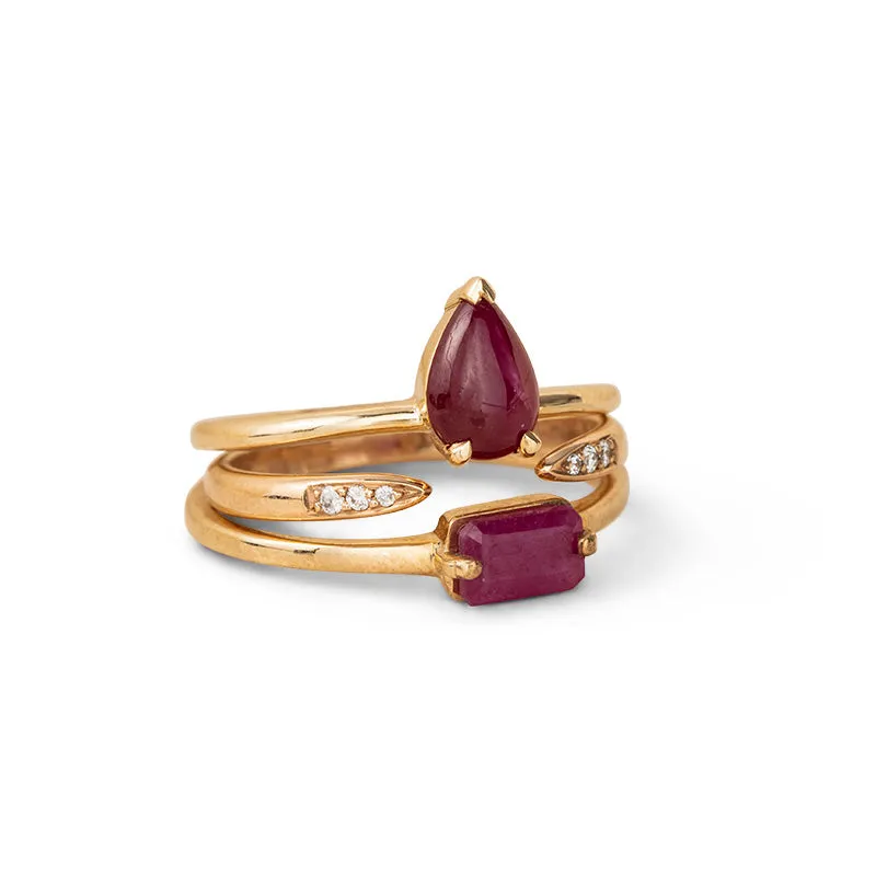 Teardrop Ring, Ruby, 9kt Yellow Gold